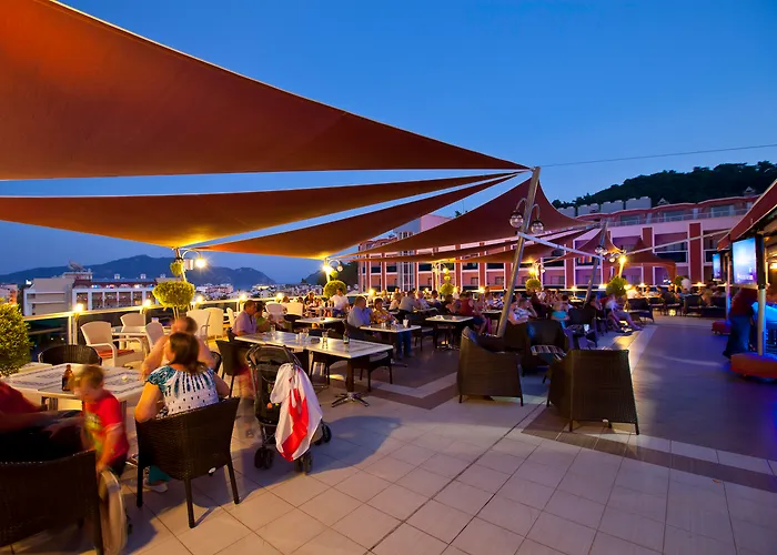 Nature And ホテル