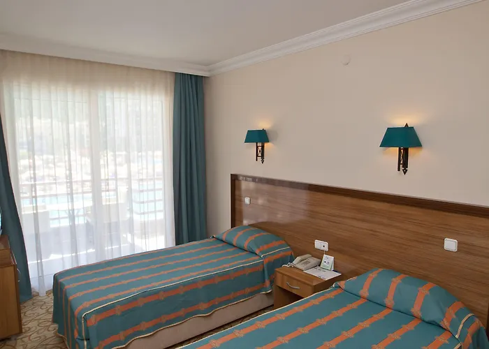 Nature And マルマリス