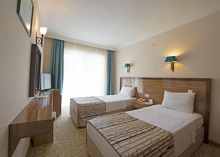 Nature And マルマリス